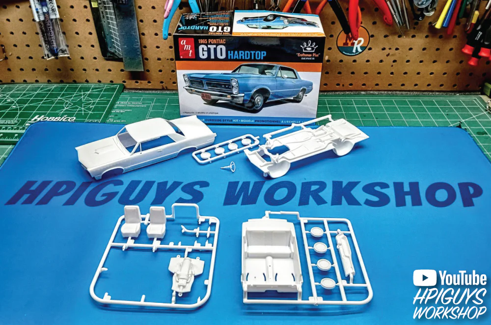 AMT 1965 Pontiac GTO Hardtop Craftsman Plus 1:25 Scale Model Kit - Image 5