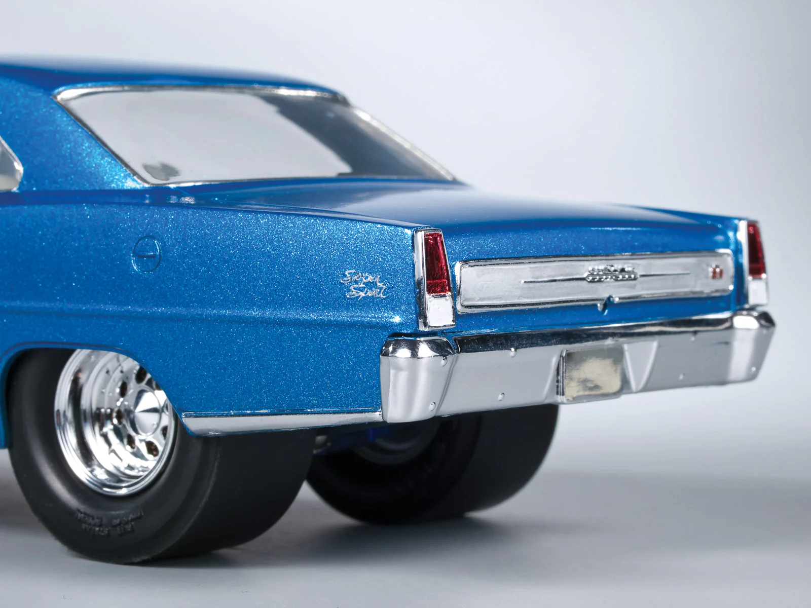 AMT 1966 Chevy Nova Pro Street 1:25 Scale Model Kit - Image 9
