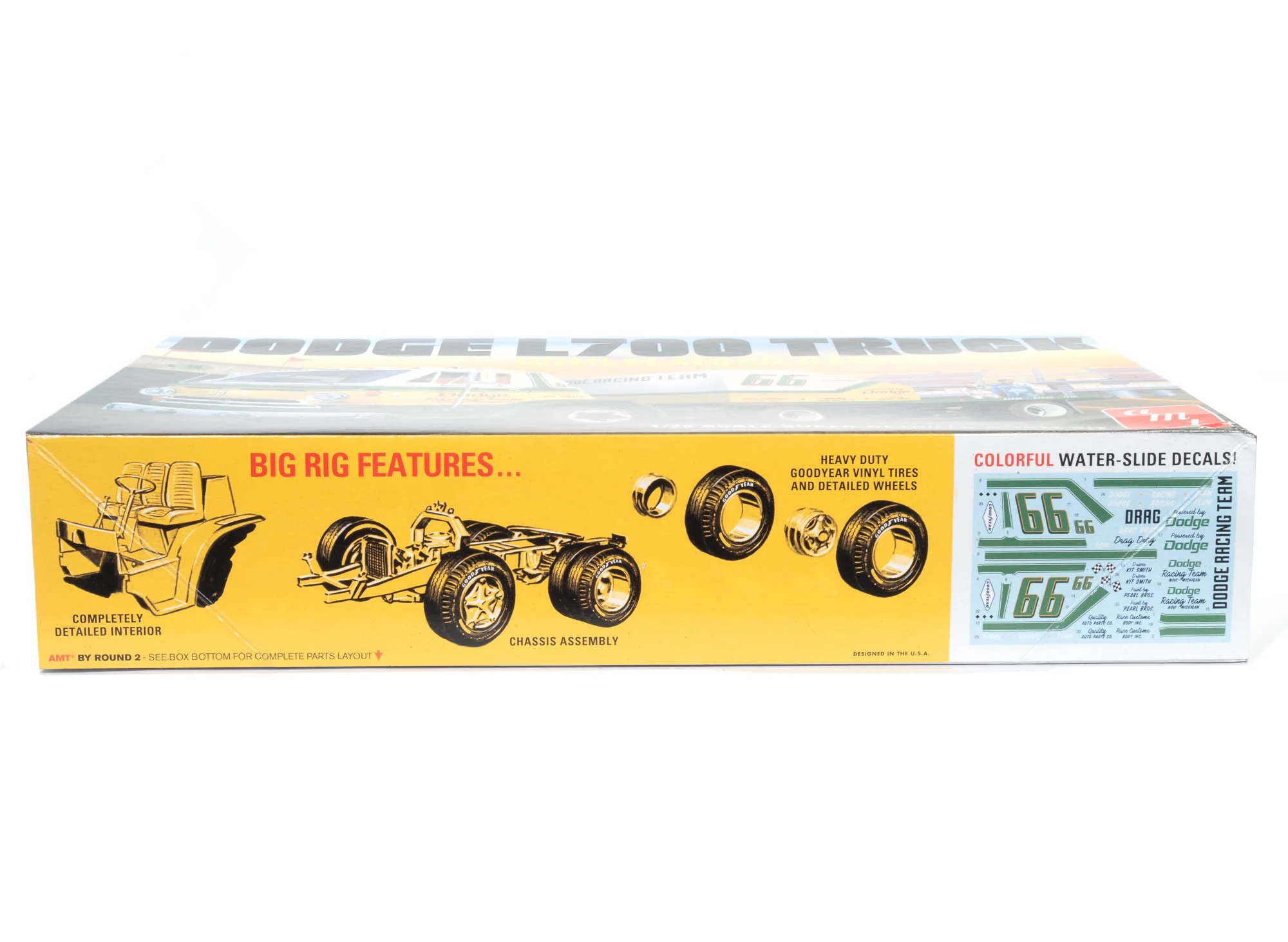 AMT 1966 Dodge L700 Truck w/Flatbed Racing Trailer 1:25 Scale Model Kit - Image 4