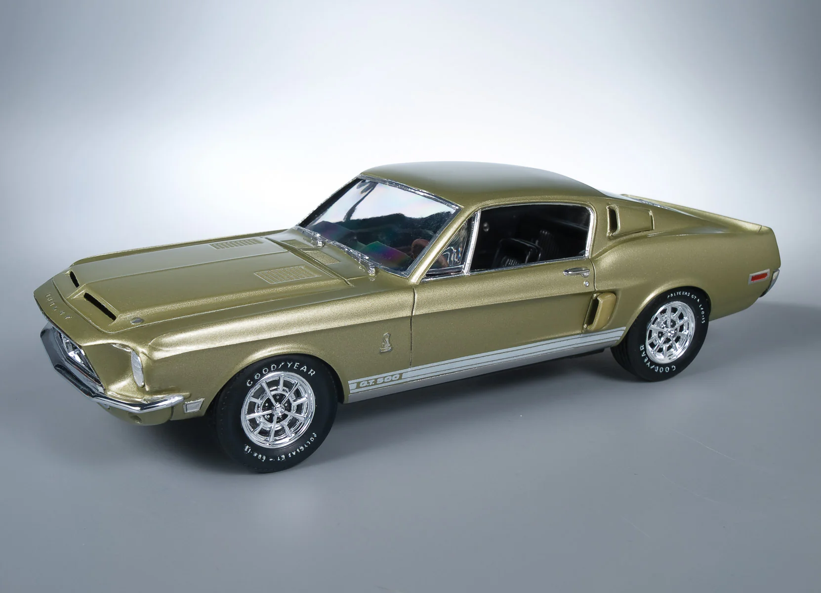 AMT 1968 Shelby GT 500 1:25 Scale Model Kit - Image 10