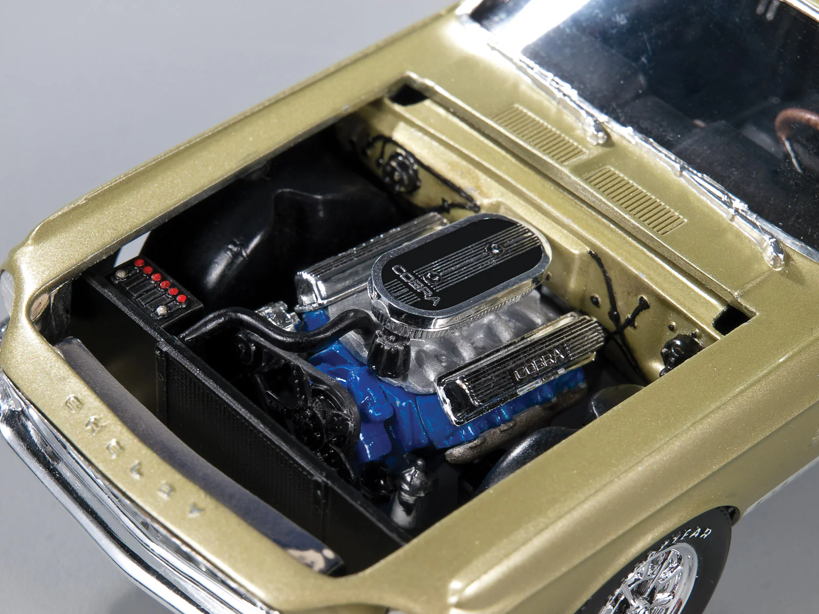 AMT 1968 Shelby GT 500 1:25 Scale Model Kit - Image 6