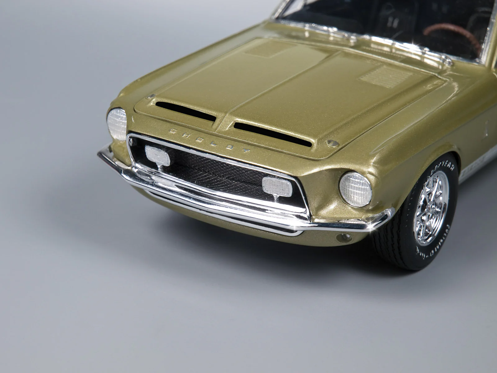 AMT 1968 Shelby GT 500 1:25 Scale Model Kit - Image 7