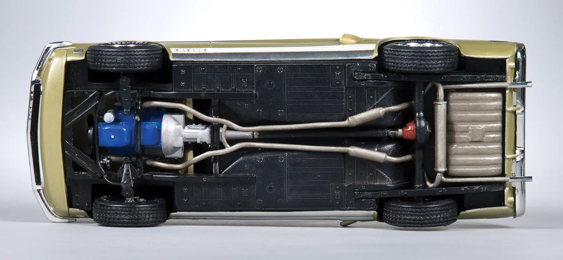 AMT 1968 Shelby GT 500 1:25 Scale Model Kit - Image 9