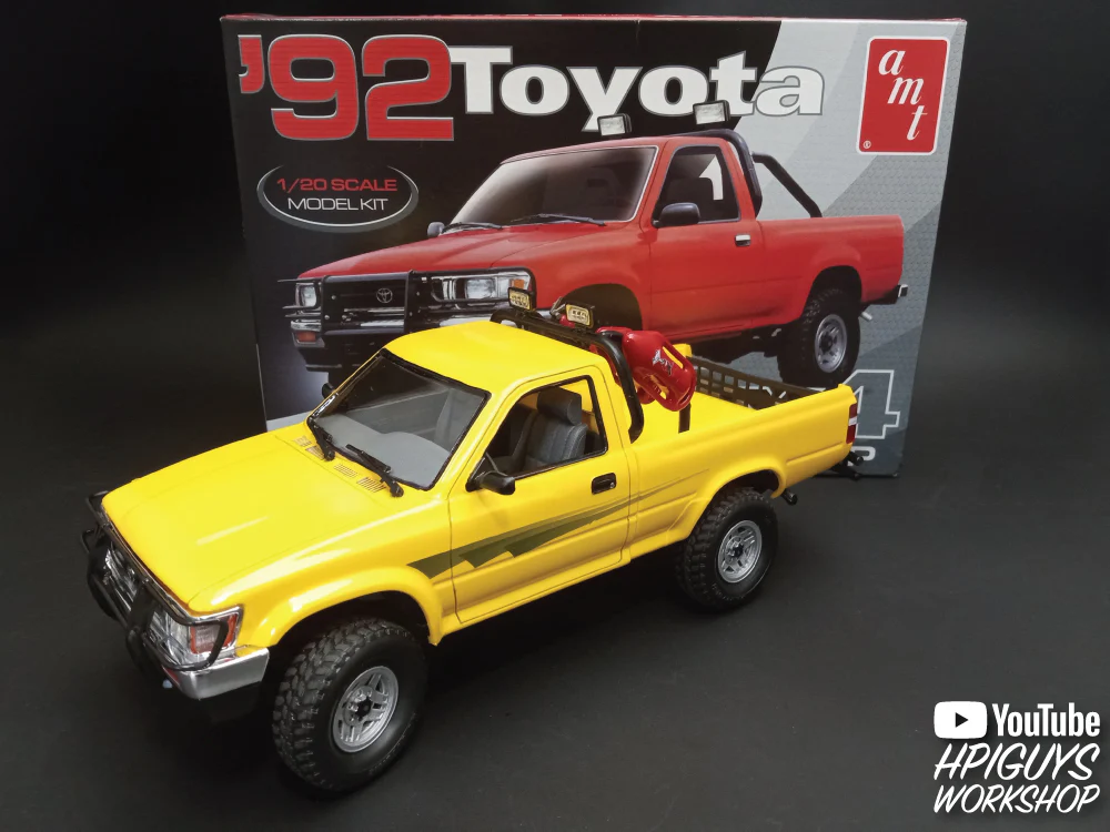 AMT 1992 Toyota 4x4 Pickup 1:20 Scale Model Kit - Image 6
