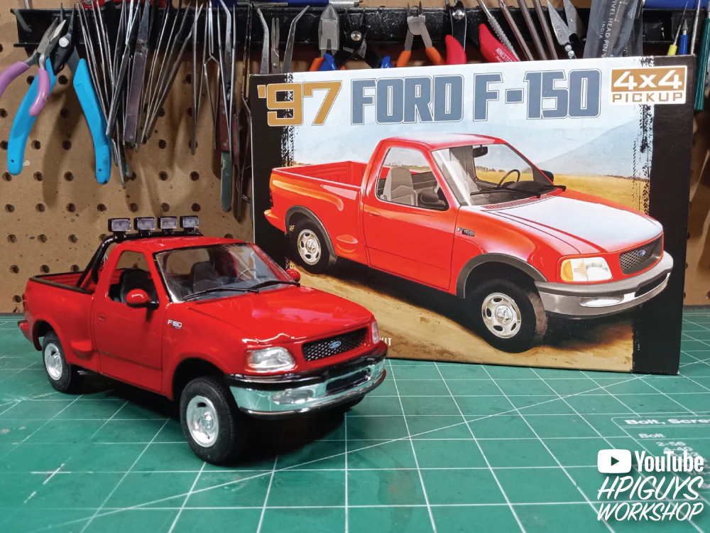 AMT 1997 Ford F-150 4x4 Pickup 1:25 Scale Model Kit - Image 6