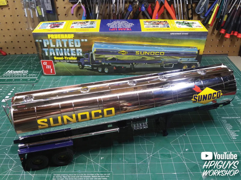 AMT Fruehauf Plated Tanker Trailer (Sunoco) 1:25 Scale Model Kit - Image 5