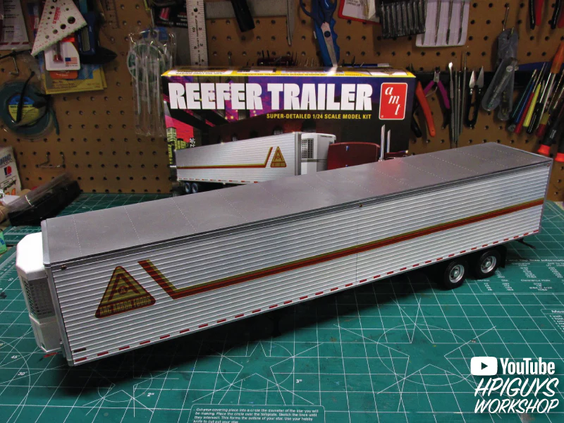 AMT Reefer Semi Trailer 1:24 Scale Model Kit - Image 3