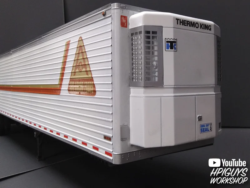 AMT Reefer Semi Trailer 1:24 Scale Model Kit - Image 5