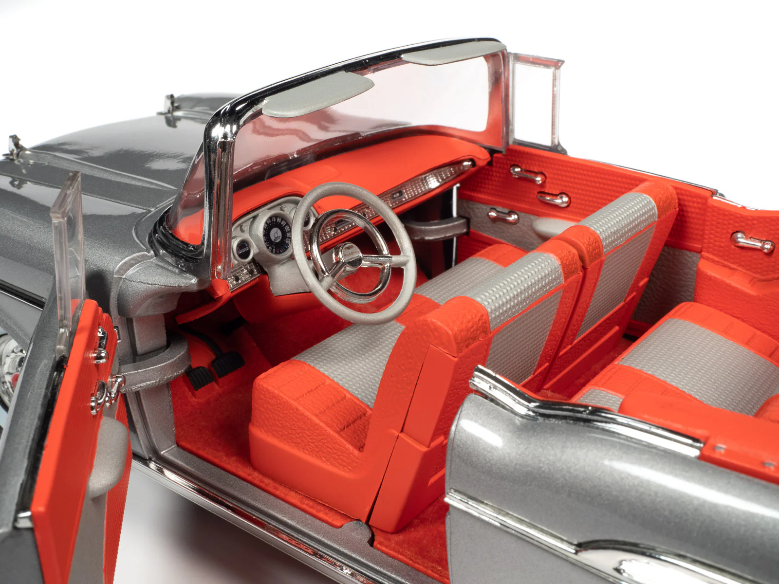 Auto World 1957 Chevrolet Bel Air Convertible 1:18 Scale Diecast - Image 7