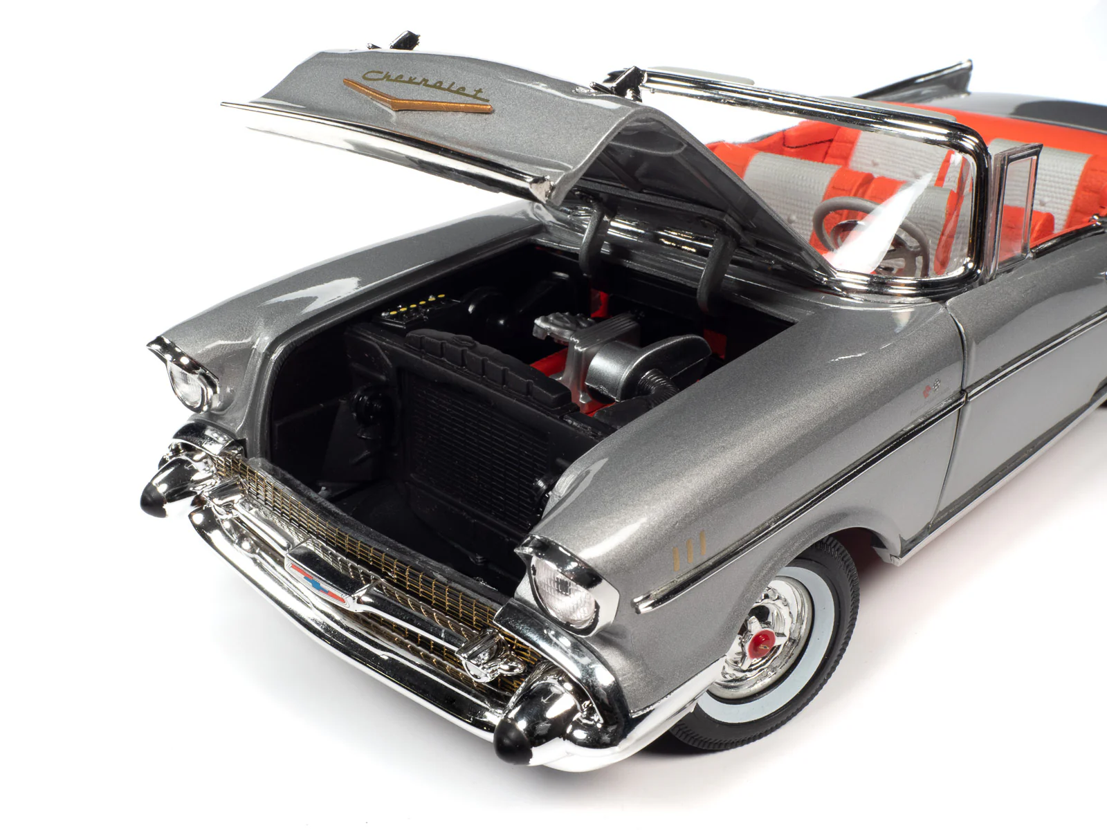 Auto World 1957 Chevrolet Bel Air Convertible 1:18 Scale Diecast - Image 8