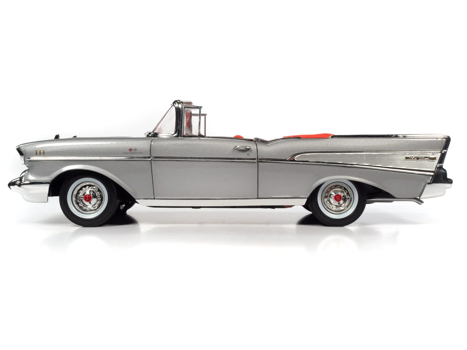 Auto World 1957 Chevrolet Bel Air Convertible 1:18 Scale Diecast - Image 9