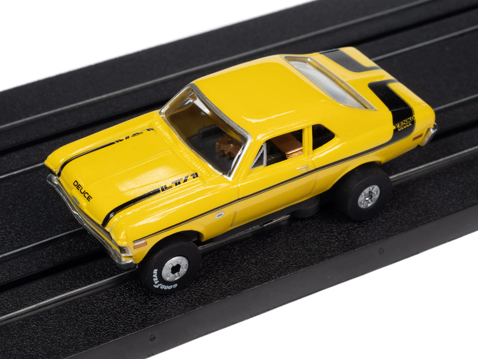 Auto World Thunderjet Yenko 1970 Chevrolet Nova (Yellow) HO Slot Car - Image 4