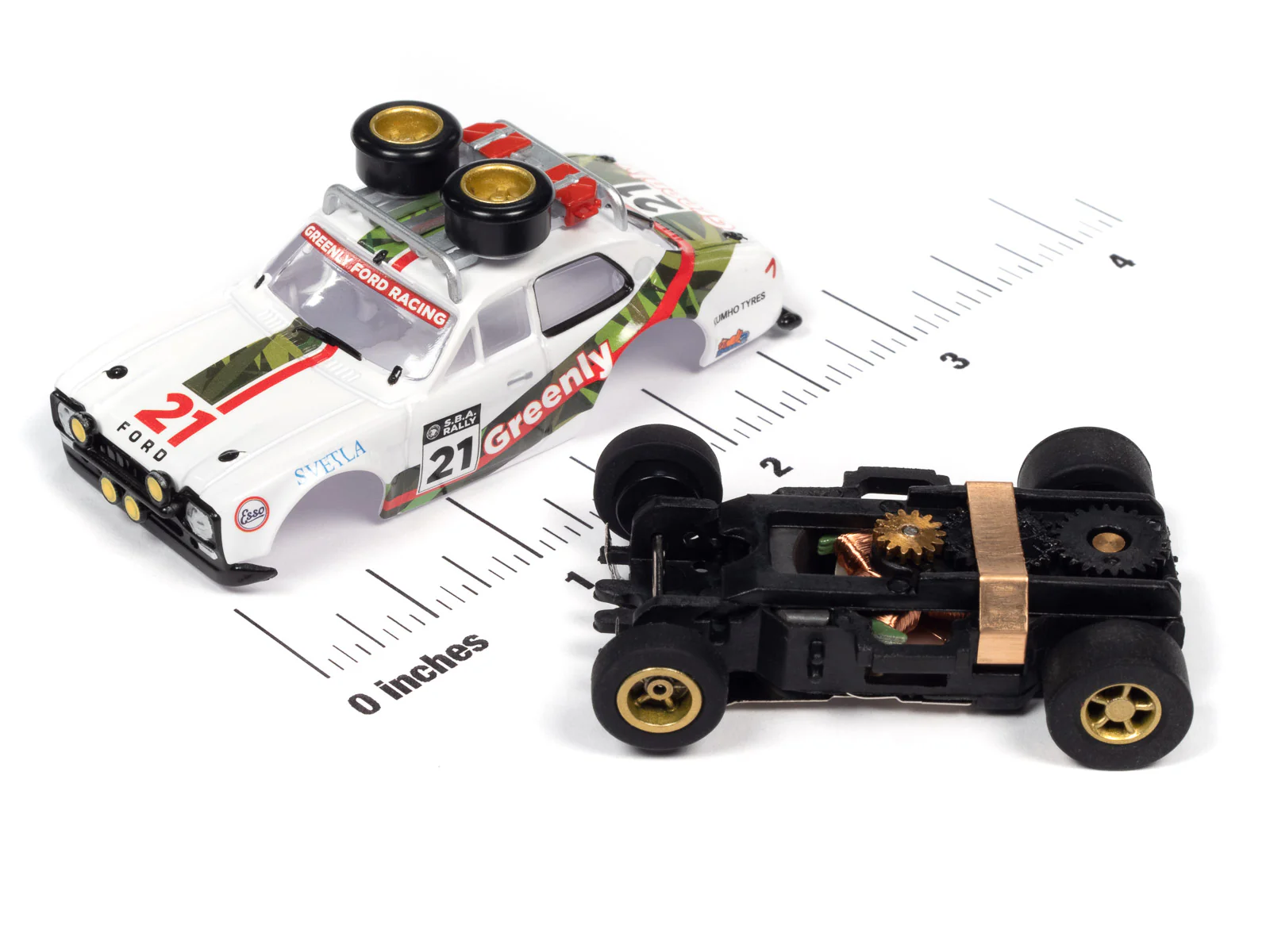 Auto World Xtraction 1975 Ford Escort w/Roof Rack (White, Geen) HO Slot Car - Image 3