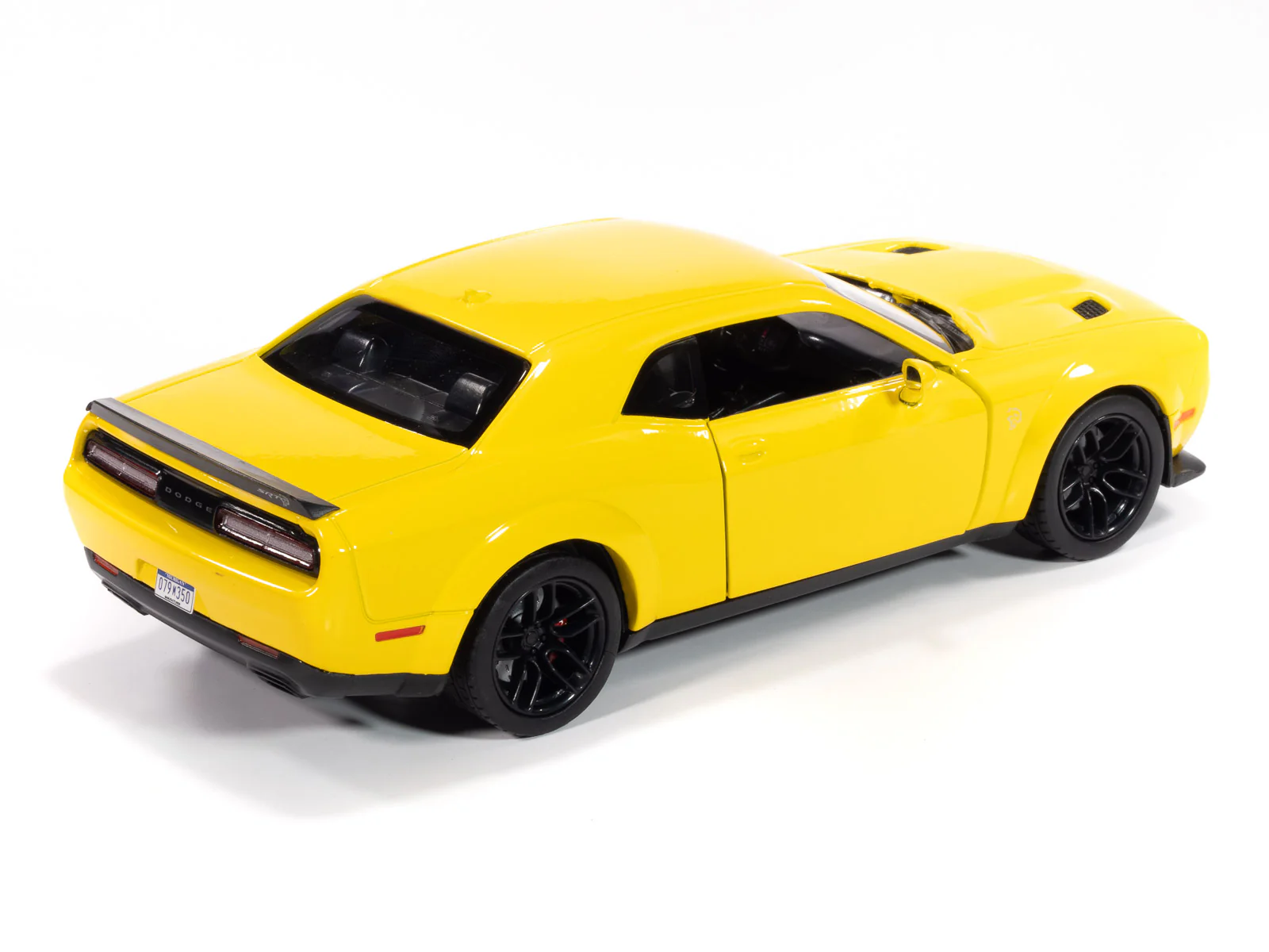 Johnny Lightning 2018 Dodge Challenger SRT Hellcat Widebody (Yellow) 1:24 Diecast - Image 3