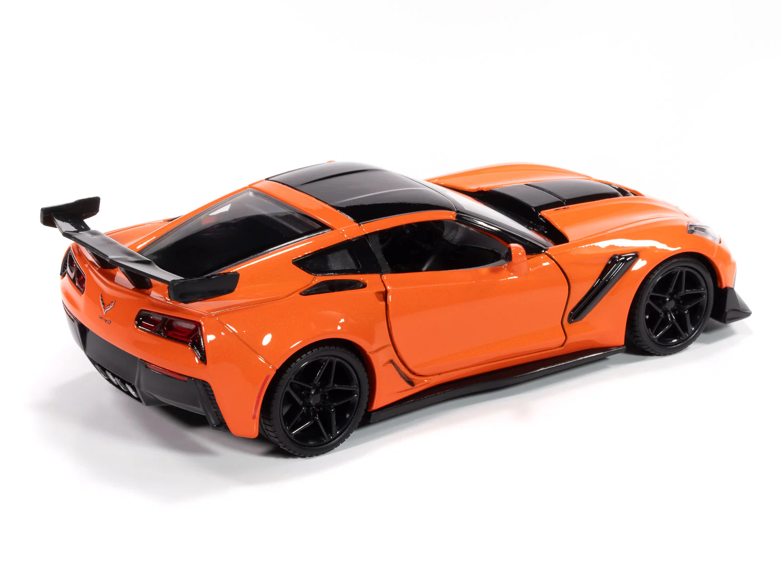 Johnny Lightning 2019 Corvette ZR1 (Orange) 1:24 Diecast - Image 3