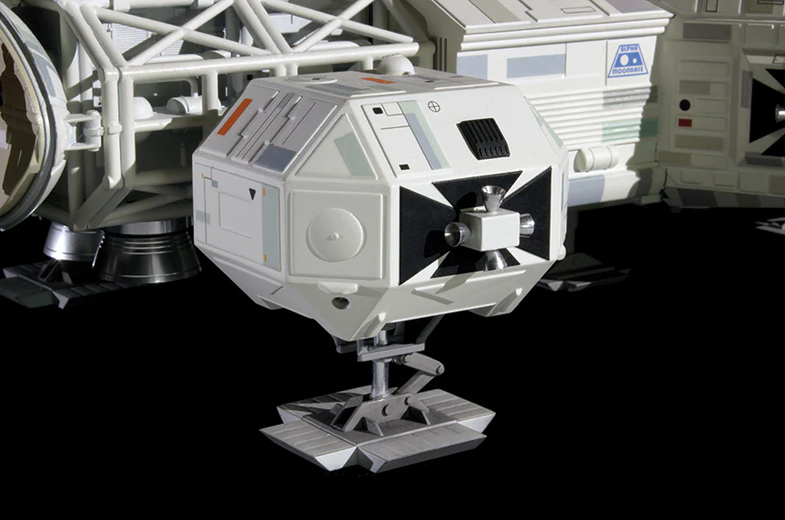 MPC Space:1999 Eagle II w-Lab Pod 1:48 Scale Model Kit - Image 7