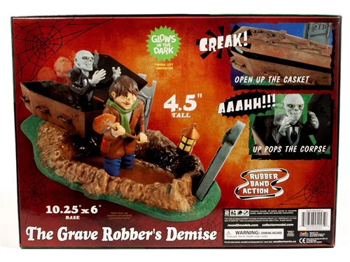 Polar Lights Haunted Manor: The Grave Robber's Demise 1:12 Scale Model Kit - Image 3