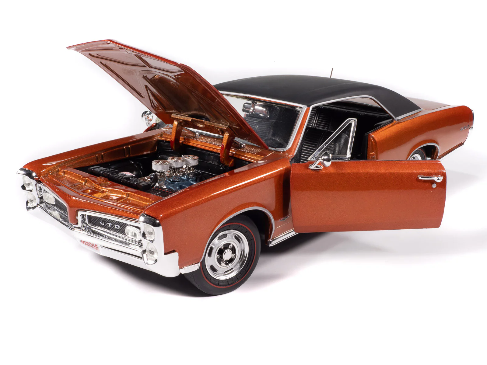 American Muscle 1966 Pontiac GTO Hardtop Hemmings Muscle Machines 1:18 Scale Diecast - Image 7