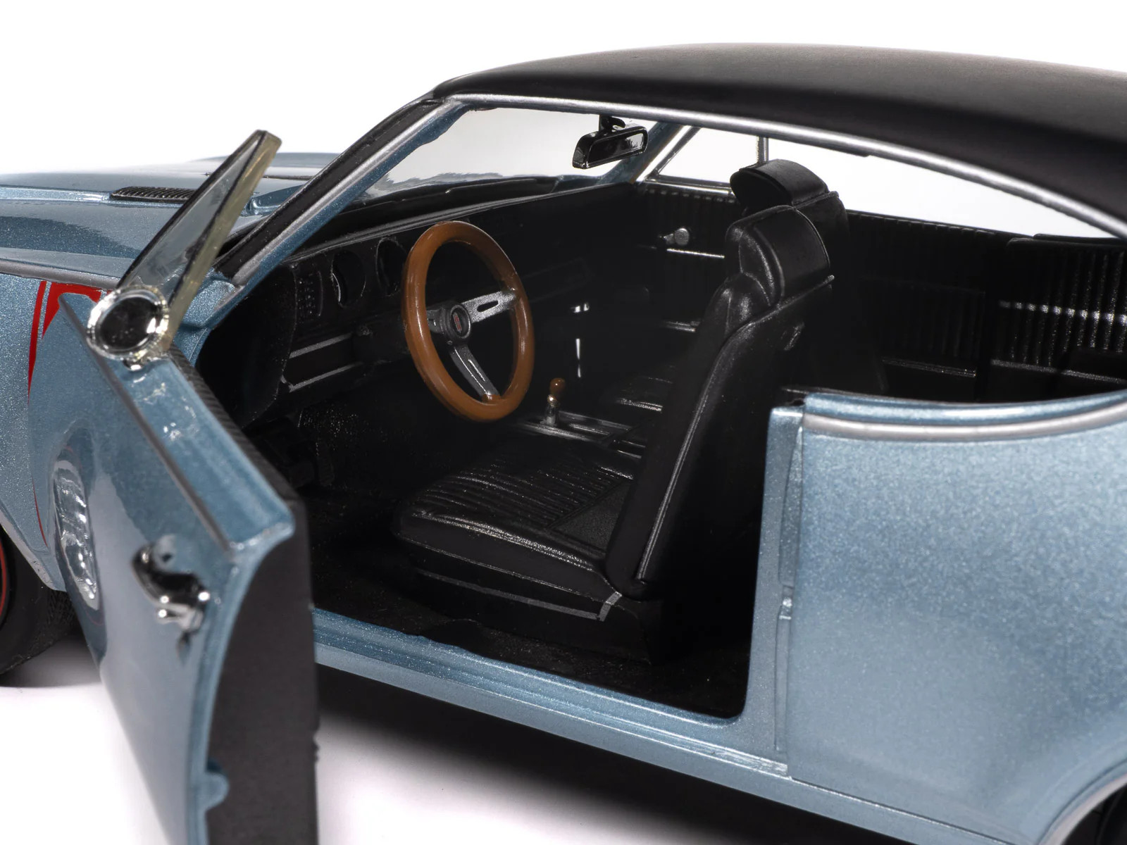 American Muscle 1968 Oldsmobile Holiday Coupe 442 Hemmings Muscle Machines 1:18 Scale Diecast - Image 8