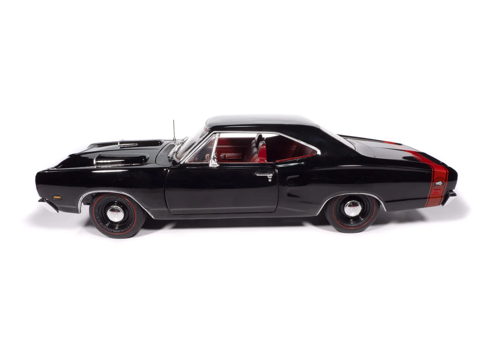 American Muscle 1969 Dodge Coronet Super Bee MCACN 1:18 Scale Diecast - Image 6