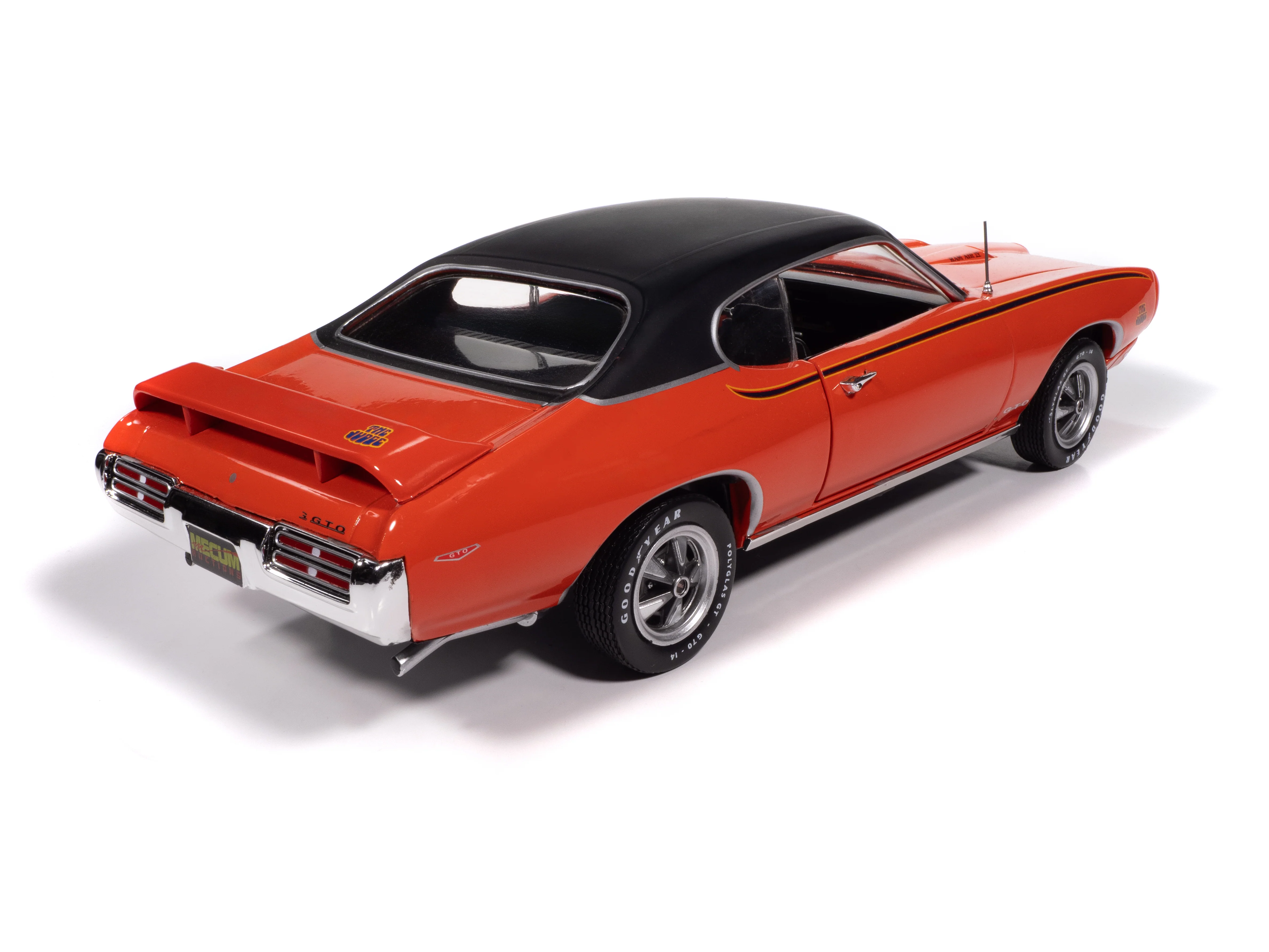 American Muscle 1969 Pontiac GTO Judge Mecum Auctions 1:18 Scale Diecast - Image 3