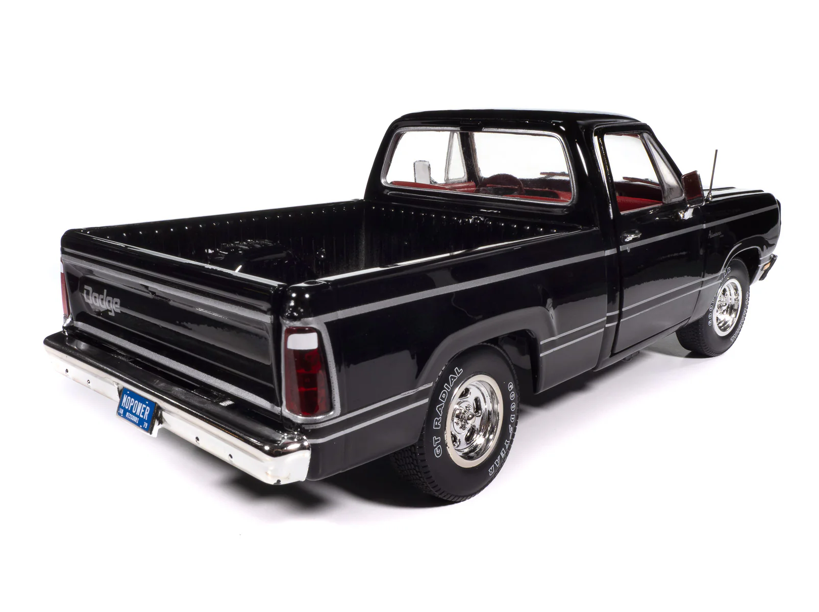 American Muscle 1979 Dodge SWB Sweptline Pickup Adventurer 1:18 Scale Diecast - Image 4