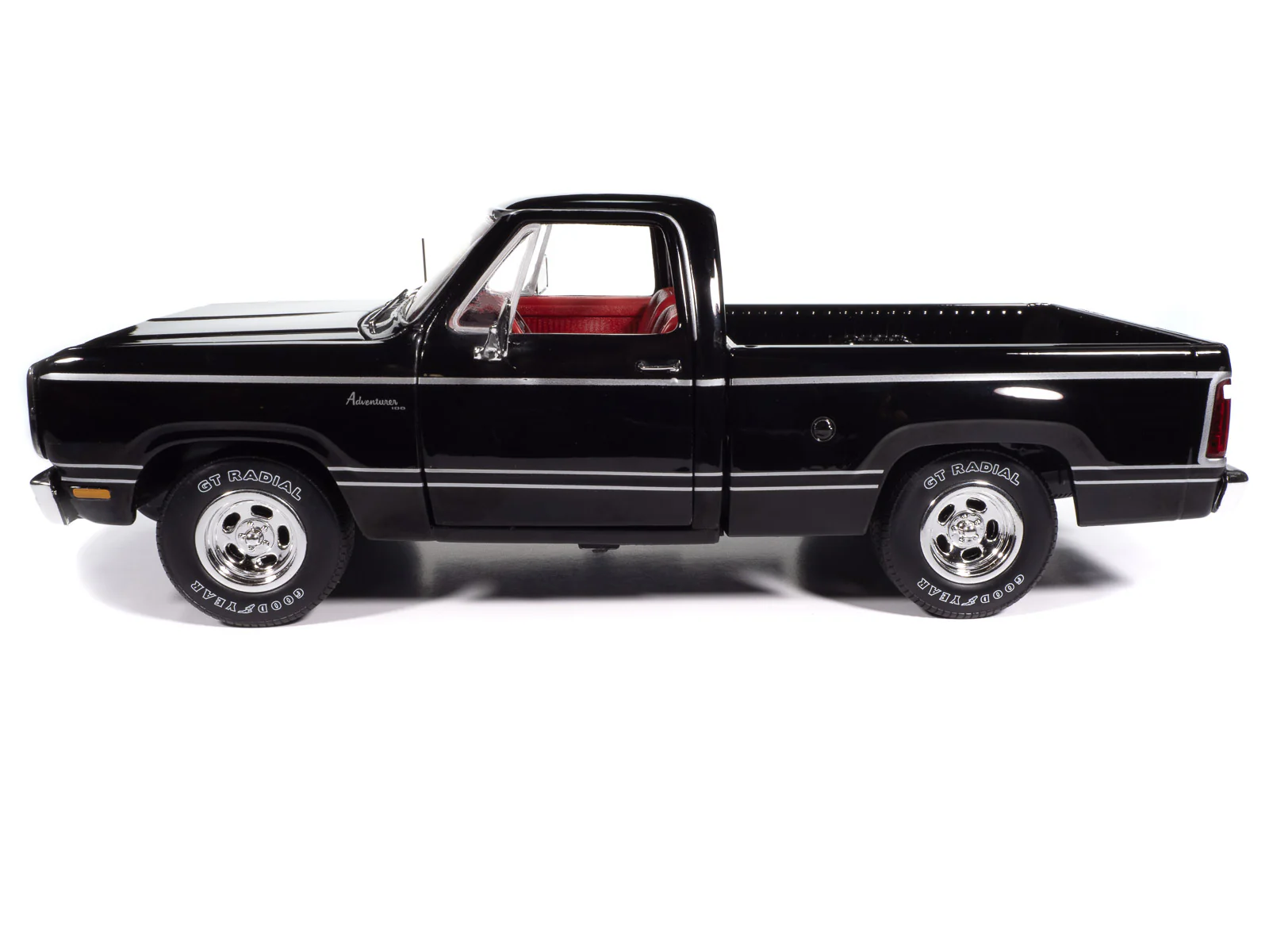 American Muscle 1979 Dodge SWB Sweptline Pickup Adventurer 1:18 Scale Diecast - Image 5