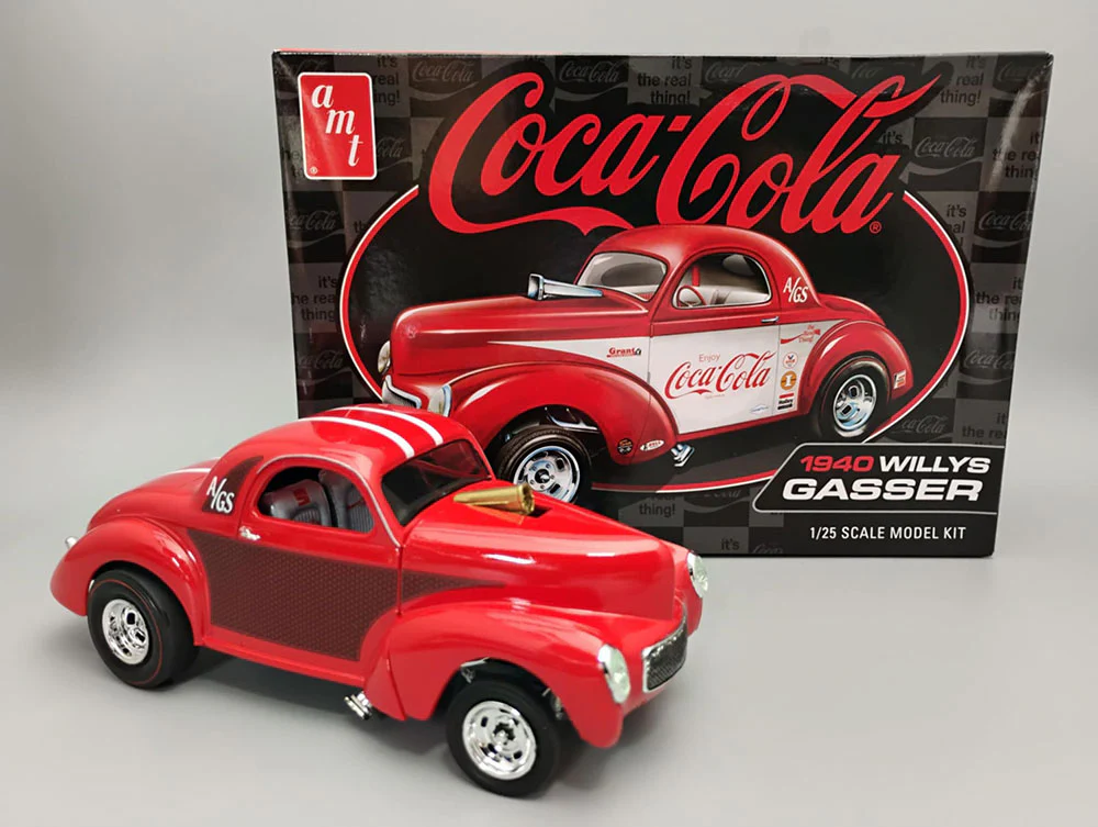 AMT 1940 Willys Coupe (Coke Race Team) 1:25 Scale Model Kit - Image 2