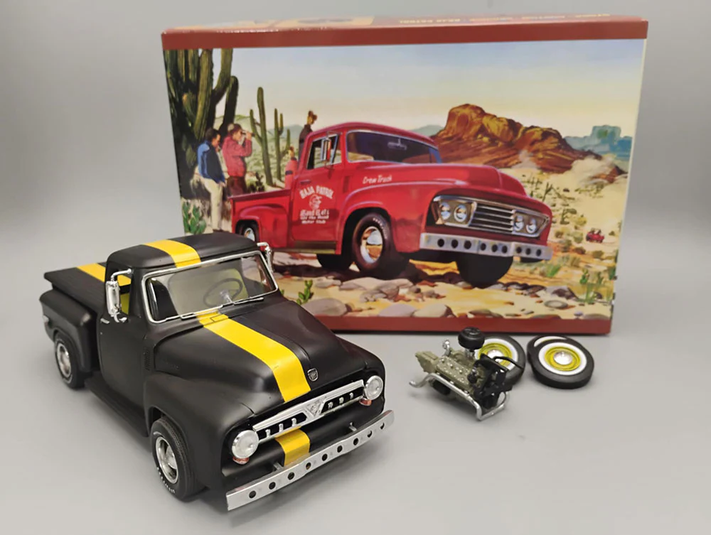 AMT 1953 Ford Pickup Baja Patrol 1:25 Scale Model Kit - Image 2