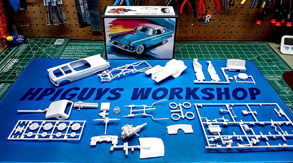 AMT 1956 Ford Thunderbird 1:25 Scale Model Kit - Image 6