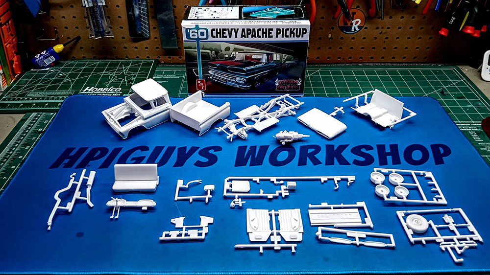 AMT 1960 Chevy Apache Pickup Street Machine 1:25 Scale Model Kit - Image 3