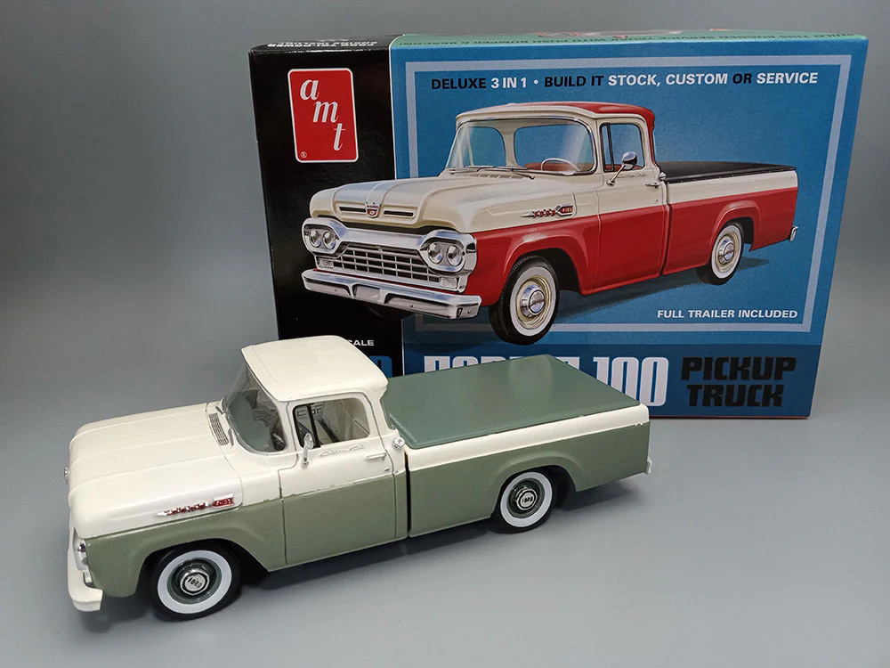 AMT 1960 Ford F-100 Pickup w/Trailer 1:25 Scale Model Kit - Image 5