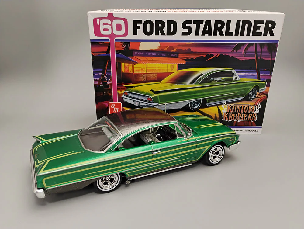 AMT 1960 Ford Starliner Custom 1:25 Scale Model Kit - Image 2