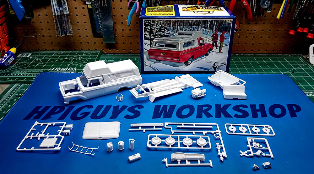AMT 1963 Ford F-100 Camper Pickup 1:25 Scale Model Kit - Image 6