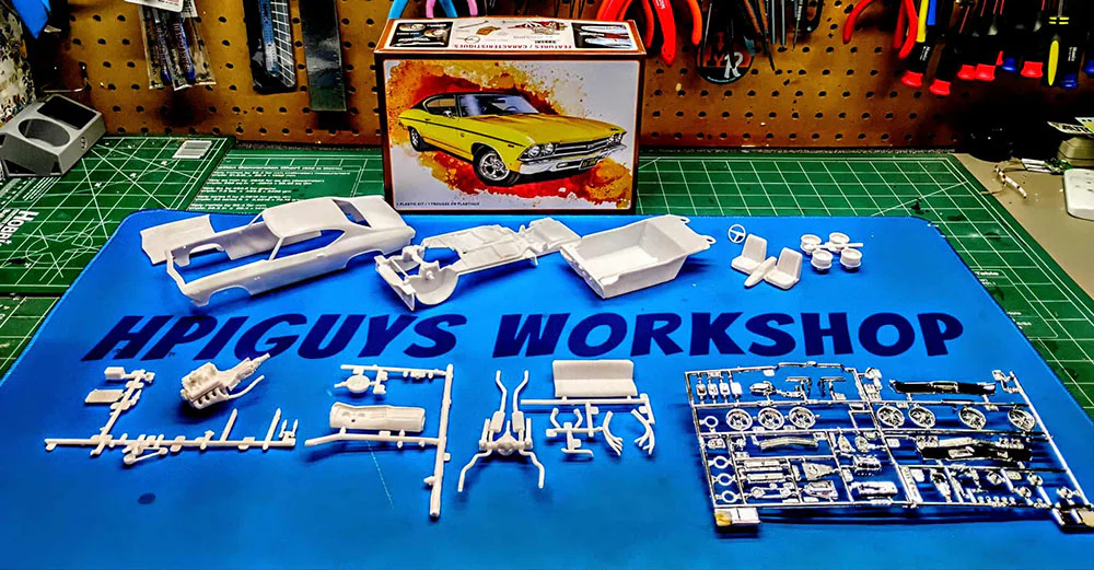 AMT 1969 Chevy Chevelle SS 396 Hardtop 1:25 Scale Model Kit - Image 5