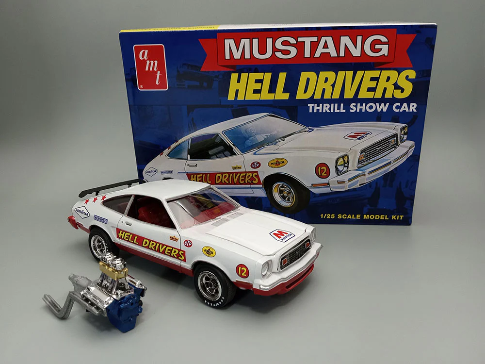 AMT 1977 Ford Mustang "Hells Drivers" 1:25 Scale Model Kit - Image 2