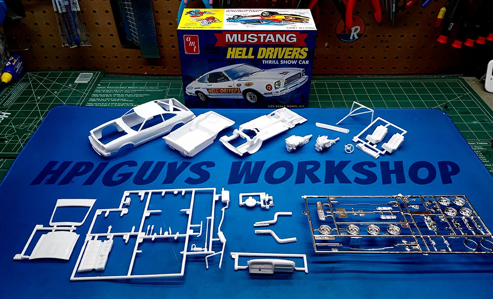 AMT 1977 Ford Mustang "Hells Drivers" 1:25 Scale Model Kit - Image 5