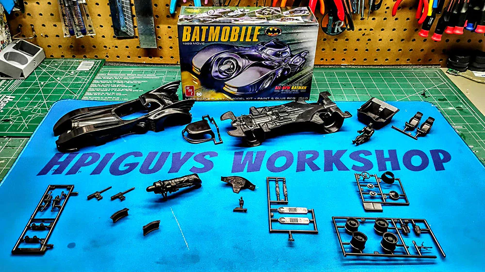 AMT 1989 Batmobile w/Seated Batman Figure 1:25 Scale Model Kit - Image 5