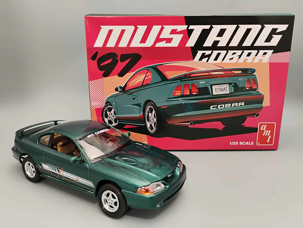 AMT 1997 Ford Mustang Cobra 1:25 Scale Model Kit - Image 2
