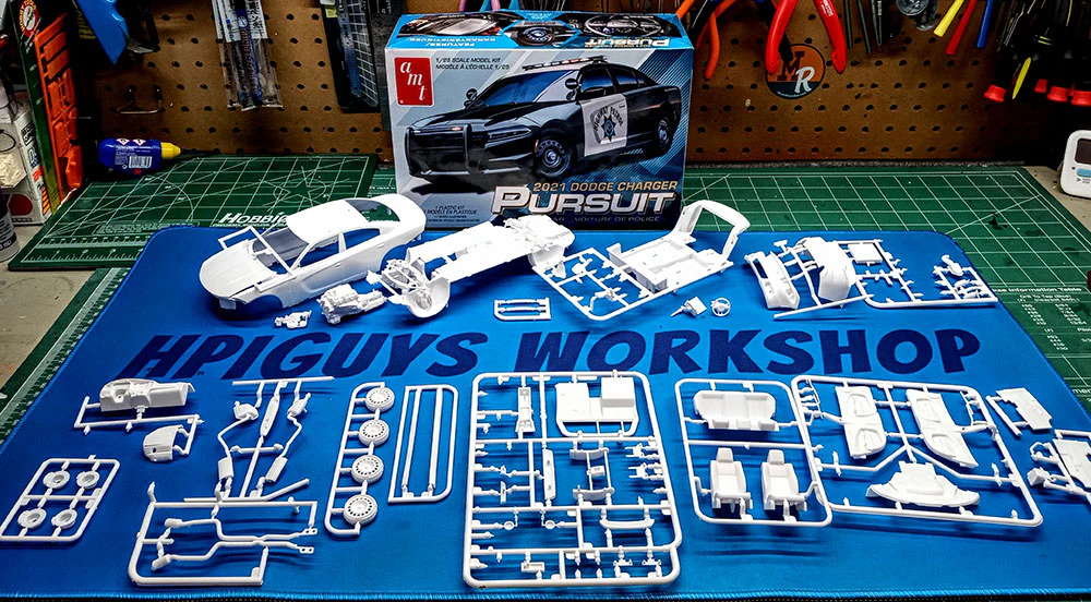 AMT 2021 Dodge Charger Police Pursuit 1:25 Scale Model Kit - Image 5