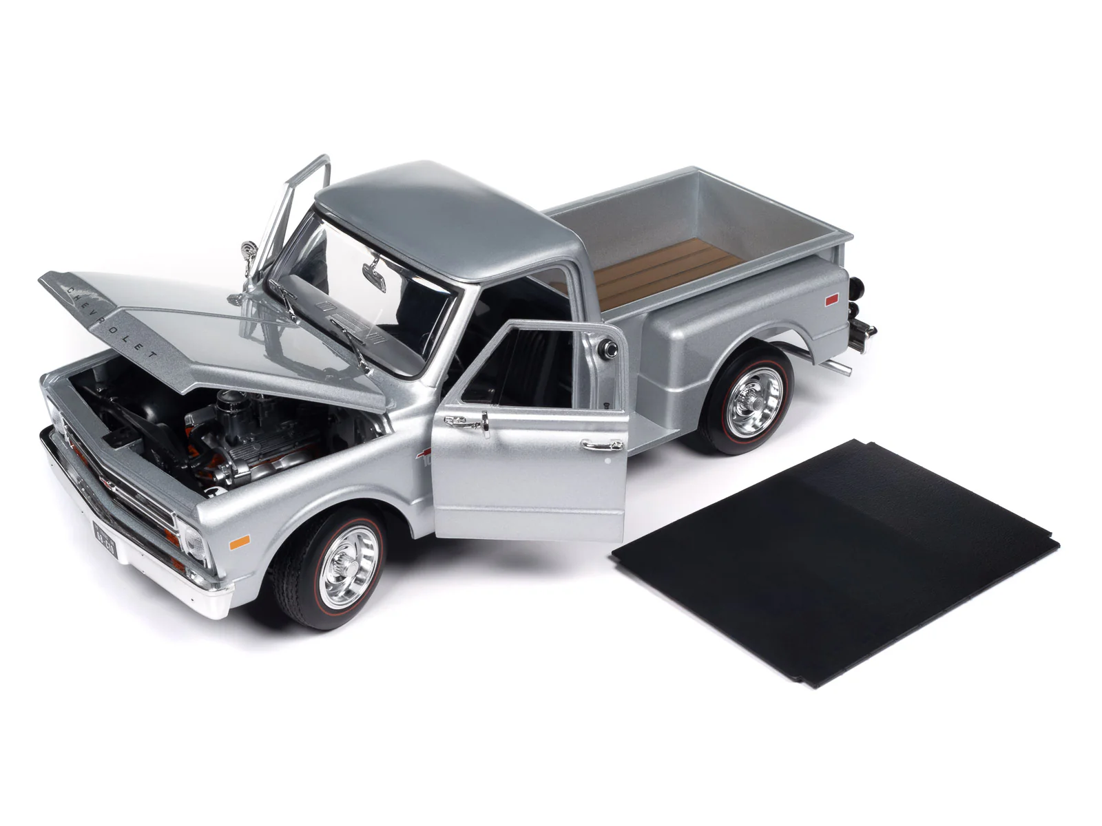 Auto World 1968 Chevy C10 Pickup Stepside 1:18 Scale Diecast - Image 6