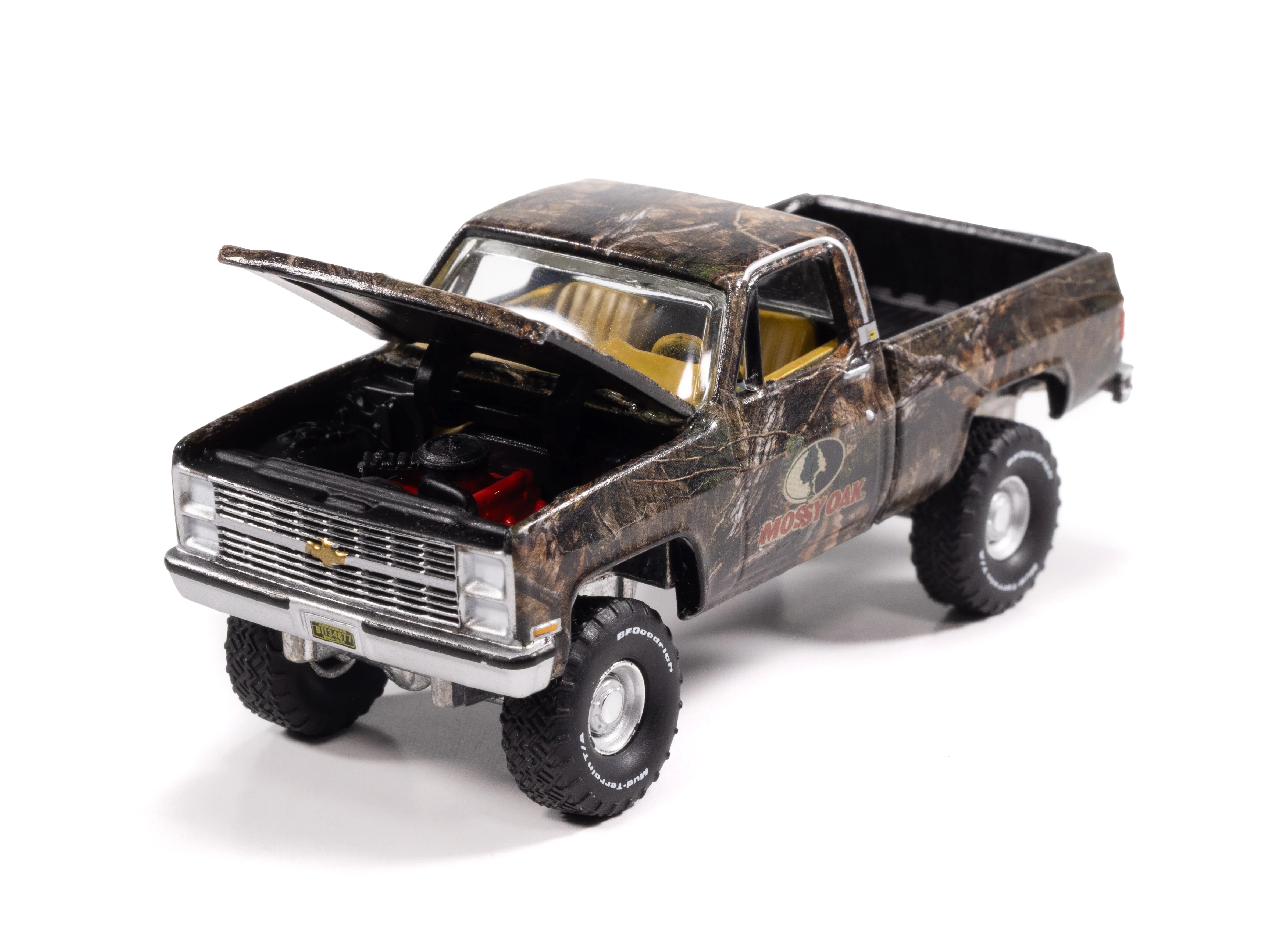 Auto World 1983 Chevy Silverado Mossy Oak 1:64 Diecast - Image 3