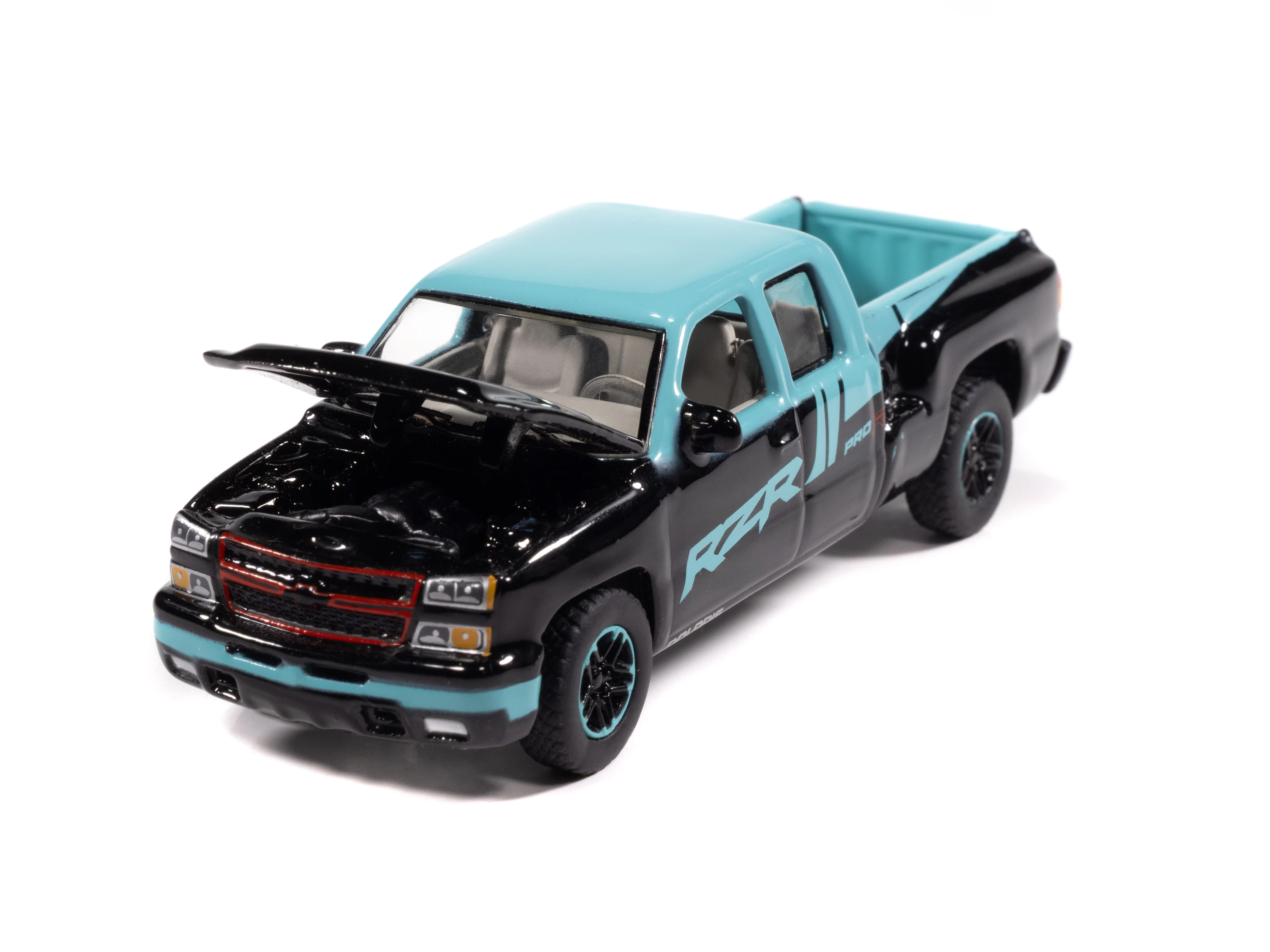 Auto World 2006 Chevy Silverado Extended Cab/Stepside Polaris 1:64 Diecast - Image 3