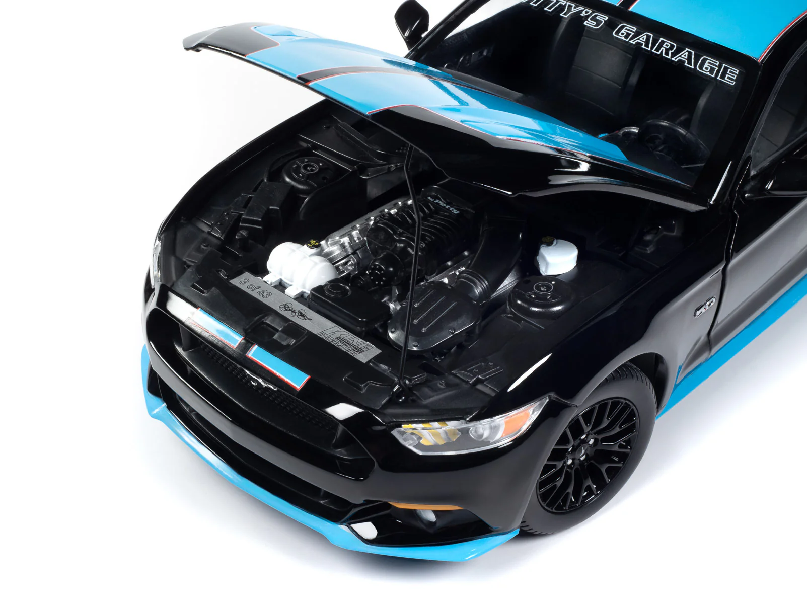 Auto World 2016 Ford Mustang Petty's Garage 1:18 Scale Diecast - Image 11