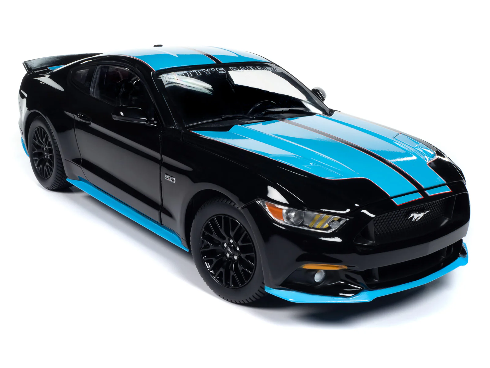 Auto World 2016 Ford Mustang Petty's Garage 1:18 Scale Diecast - Image 7
