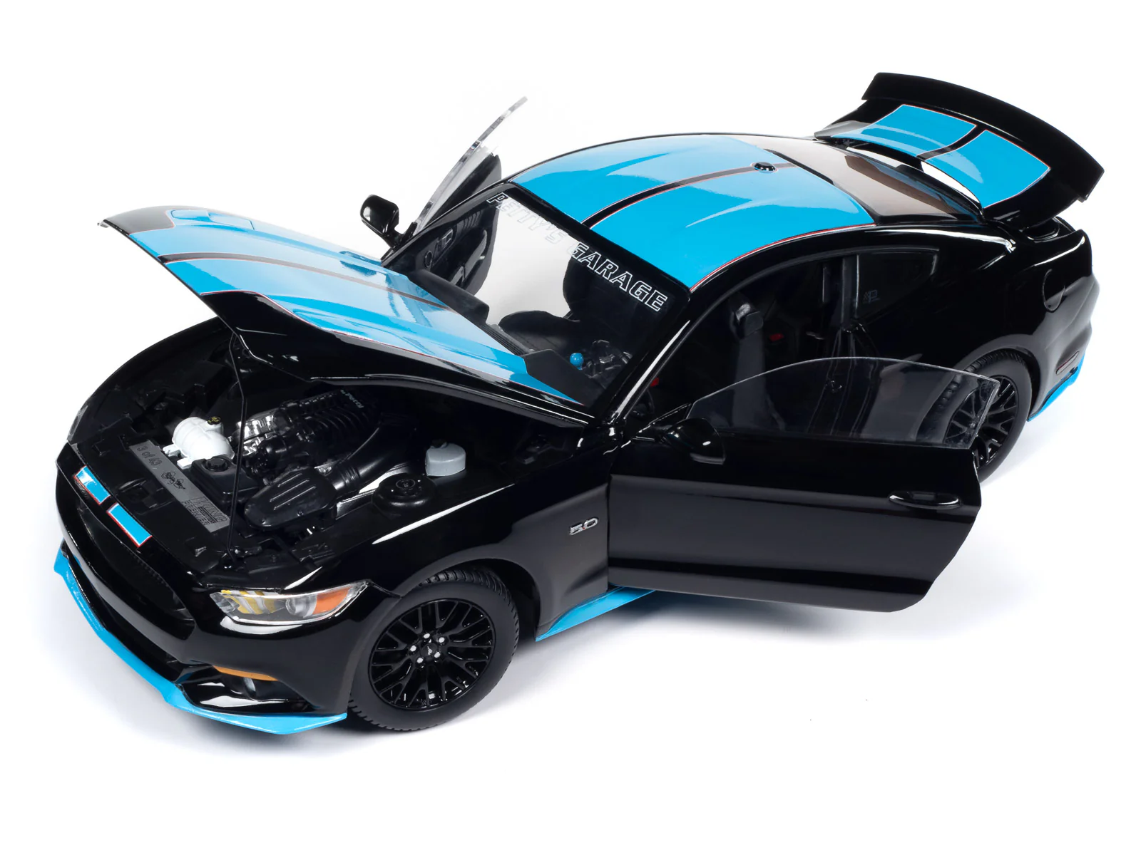 Auto World 2016 Ford Mustang Petty's Garage 1:18 Scale Diecast - Image 9