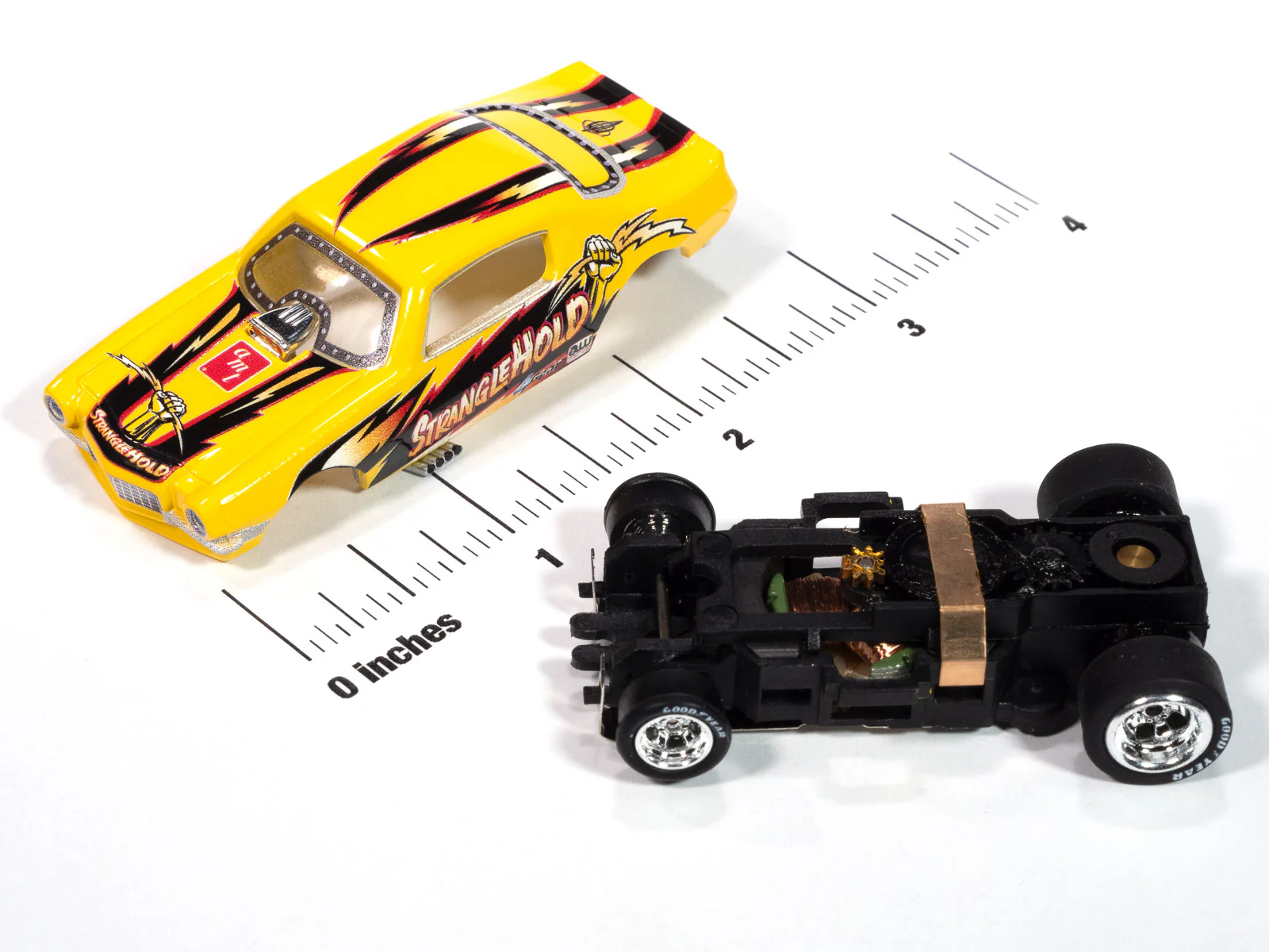 Auto World 4Gear 1970 Chevy Camaro Stranglehold FC (Yellow, Red & Black) HO Scale Slot Car - Image 3