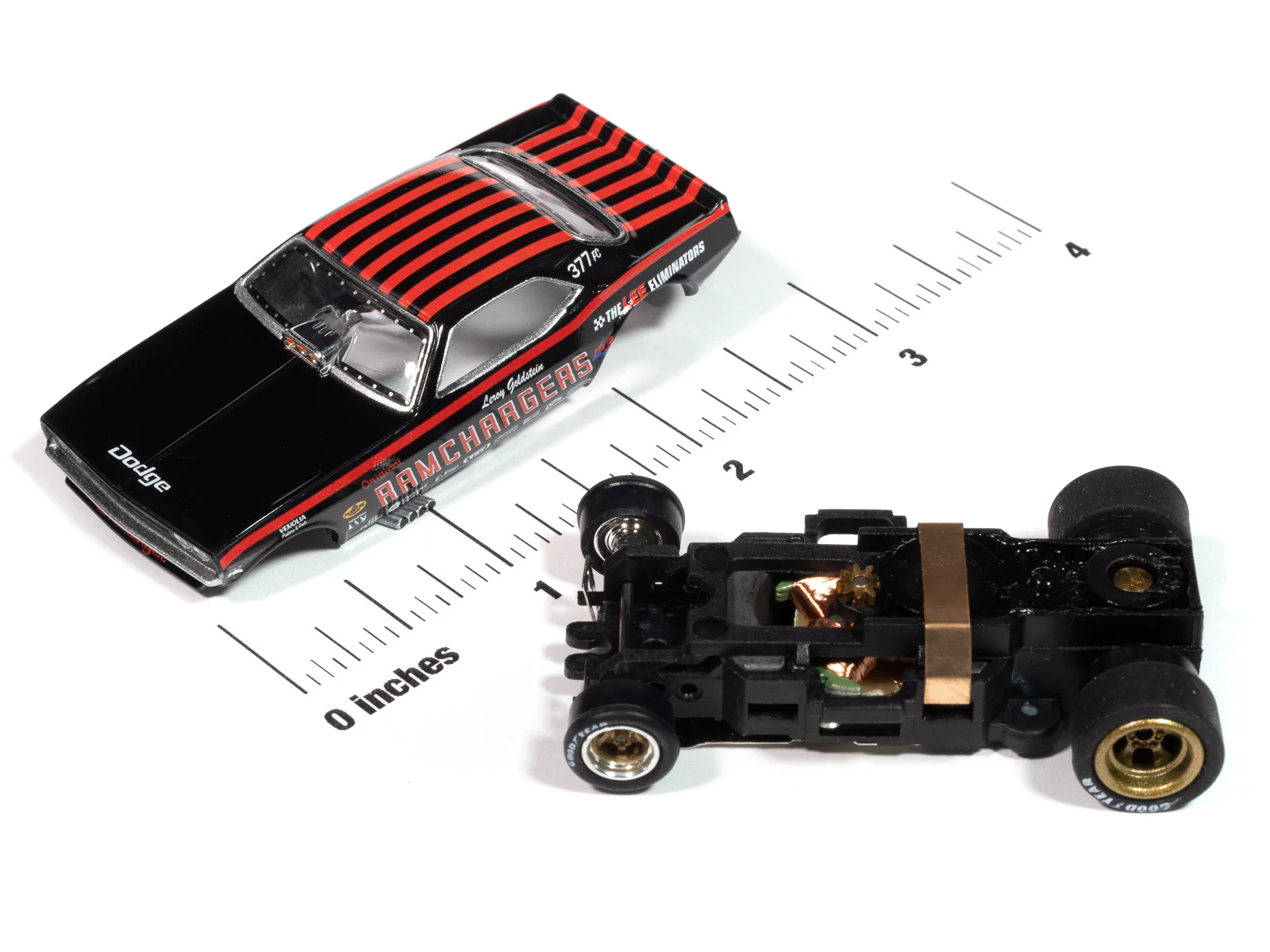 Auto World 4Gear 1970 Dodge Challenger Ramcharger (Black) HO Scale Slot Car - Image 3