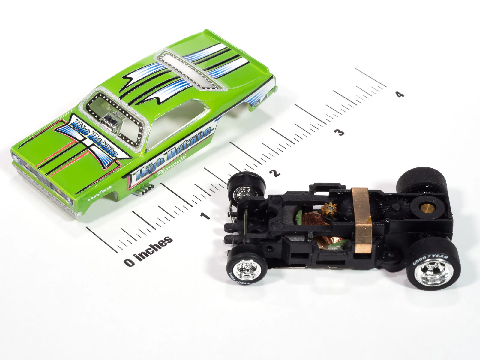 Auto World 4Gear 1972 Plymouth Duster High Octane FC (Green, Blue, White, Black & Red) HO Scale Slot Car - Image 3