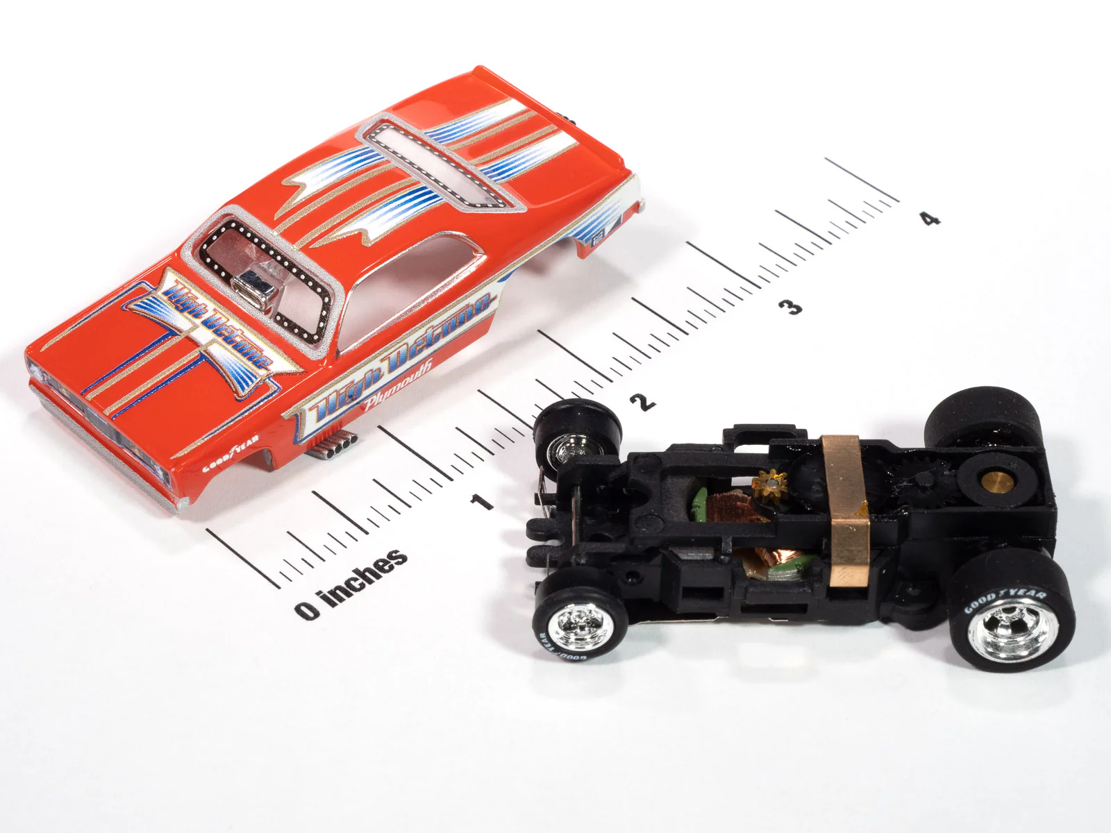 Auto World 4Gear 1972 Plymouth Duster High Octane FC (Orange, White & Gold) HO Scale Slot Car - Image 3